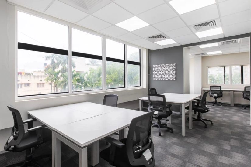 Regus The District